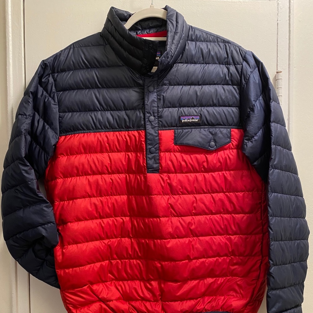 Patagonia - Men’s Down Snap-T Pullover ; navy/red